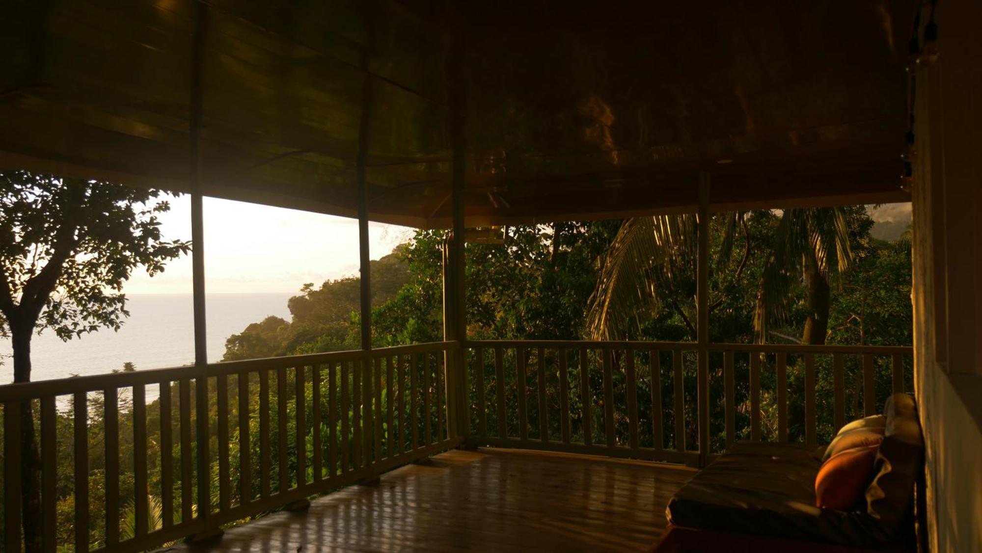 Casa Oh - Oceanview Guesthouse อูวีตา ภายนอก รูปภาพ