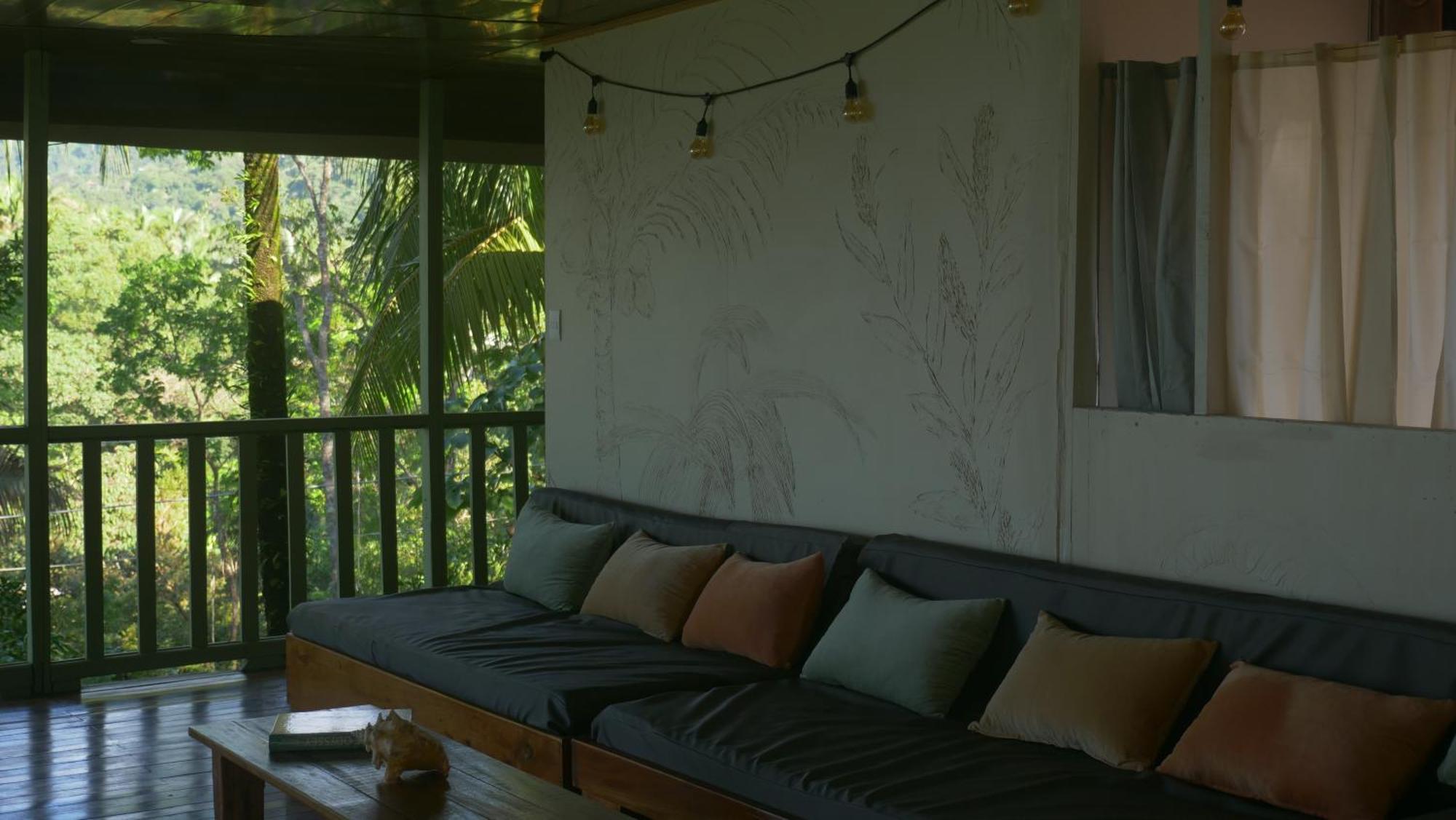 Casa Oh - Oceanview Guesthouse อูวีตา ภายนอก รูปภาพ