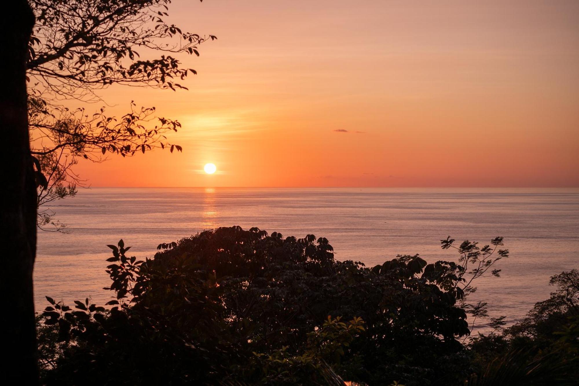 Casa Oh - Oceanview Guesthouse อูวีตา ภายนอก รูปภาพ