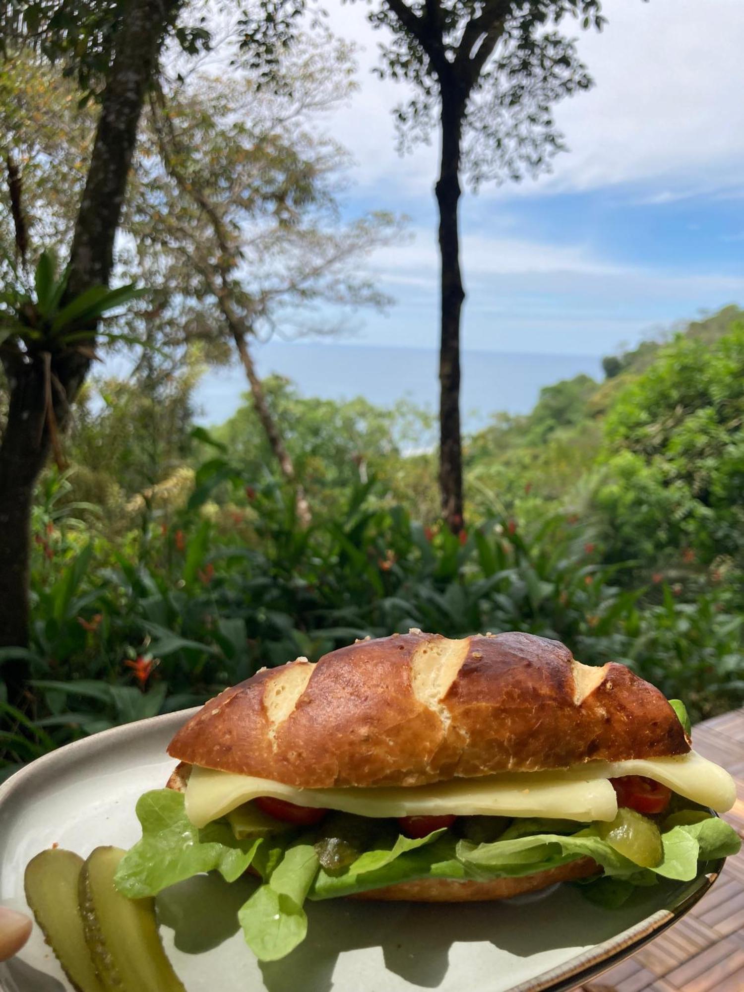Casa Oh - Oceanview Guesthouse อูวีตา ภายนอก รูปภาพ
